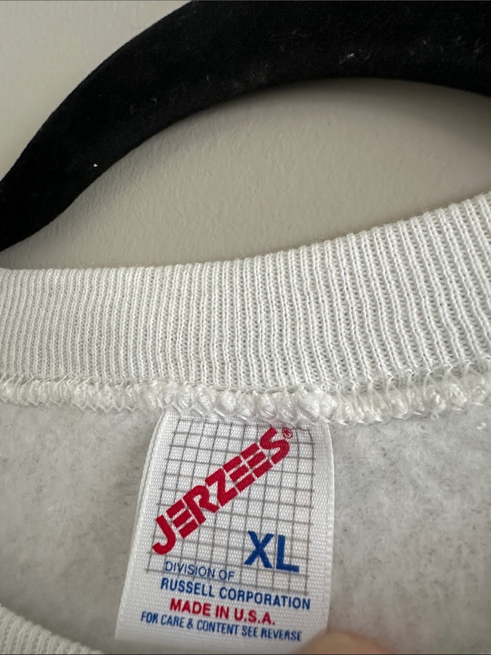 Jerzees new carousel unicorn White vintage crewneck - Picture 6 of 6